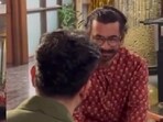 Aamir Khan watches Sunil Grover mimic him live.