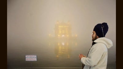 The IMD, on Tuesday, issued an orange alert for the next 24 hours, warning of cold wave to severe cold wave conditions at many places across the state. (Sameer Sehgal/HT) The IMD, on Tuesday, issued an orange alert for the next 24 hours, warning of cold wave to severe cold wave conditions at many places across the state. (Sameer Sehgal/HT)