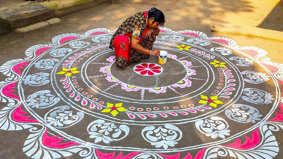 ২০২৬ মকর সংক্রান্তির রাশিফল দেখে নিন। (PTI Photo)(PTI01_13_2026_000178B) (PTI)