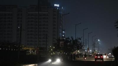 “This stretch is particularly unsafe for women travelling alone, especially at night due to poor lighting,” a resident added. (HT) “This stretch is particularly unsafe for women travelling alone, especially at night due to poor lighting,” a resident added. (HT)