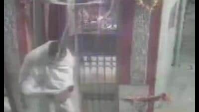 Fake seer inside the temple (Sourced) Fake seer inside the temple (Sourced)