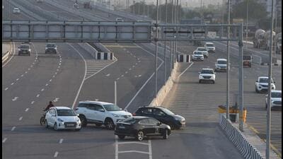 Official said the crackdown on wrong-side driving began on Tuesday (HT) Official said the crackdown on wrong-side driving began on Tuesday (HT)
