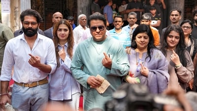 Mumbai: Maharashtra Navnirman Sena (MNS) chief Raj Thackeray with party leader and his son Amit Thackeray and other family members. (PTI) Mumbai: Maharashtra Navnirman Sena (MNS) chief Raj Thackeray with party leader and his son Amit Thackeray and other family members. (PTI)