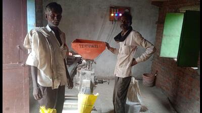 The Karipahadi village panchayat in Lalitpur earns revenue by operating a flour mill(aata chakki) powered by the biogas plant. (Sourced) The Karipahadi village panchayat in Lalitpur earns revenue by operating a flour mill(aata chakki) powered by the biogas plant. (Sourced)