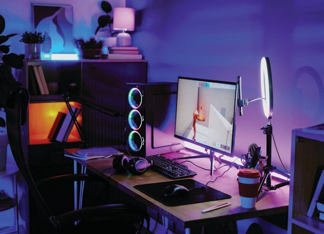 No vases, no pastels. Modern men ask for adjustable lights and concealed wiring for their devices. (SHUTTERSTOCK) No vases, no pastels. Modern men ask for adjustable lights and concealed wiring for their devices. (SHUTTERSTOCK)