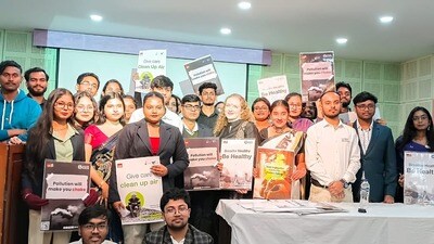 বায়ুদূষণ জনস্বাস্থ্যের জন্য একটি গুরুতর বিষয় হয়ে দাঁড়িয়েছে, বলছেন বিশেষজ্ঞরা। বায়ুদূষণ জনস্বাস্থ্যের জন্য একটি গুরুতর বিষয় হয়ে দাঁড়িয়েছে, বলছেন বিশেষজ্ঞরা।