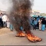 রাজ্যের আশ্বাসে বেলডাঙ্গায় উঠল অবরোধ