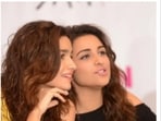 Shah Rukh Khan and Alia Bhatt shooting for Dear Zindagi and Alia chatting with Parineeti Chopra during a press conference in 2016. Shah Rukh Khan and Alia Bhatt shooting for Dear Zindagi and Alia chatting with Parineeti Chopra during a press conference in 2016.