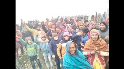 Locals of Village Byaur Qasimabad protesting police excesses on Friday (HT File Photo) Locals of Village Byaur Qasimabad protesting police excesses on Friday (HT File Photo)