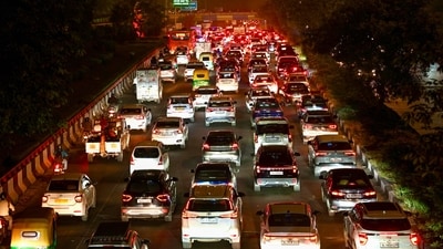 Delhi Police announced temporary traffic restrictions on January 17, 19, 20, and 21 for Republic Day rehearsals along Kartavya Path. (Sanchit Khanna / Hindustan Times)) Delhi Police announced temporary traffic restrictions on January 17, 19, 20, and 21 for Republic Day rehearsals along Kartavya Path. (Sanchit Khanna / Hindustan Times))