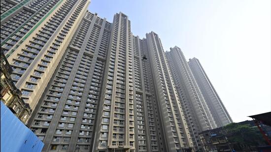 Mumbai, India - Nov. 23, 2025: View of Naveen BDD Chawl Tower, where Pankaja Munde's assistant Anant Garje wife Dr Gauri Palve, committed suicide by hanging herself in the tower of Naveen BDD Chawl in Worli, in Mumbai, India, on Sunday, November 23, 2025. (Photo by Anshuman Poyrekar/Hindustan Times) (Anshuman Poyrekar/HT Photo)