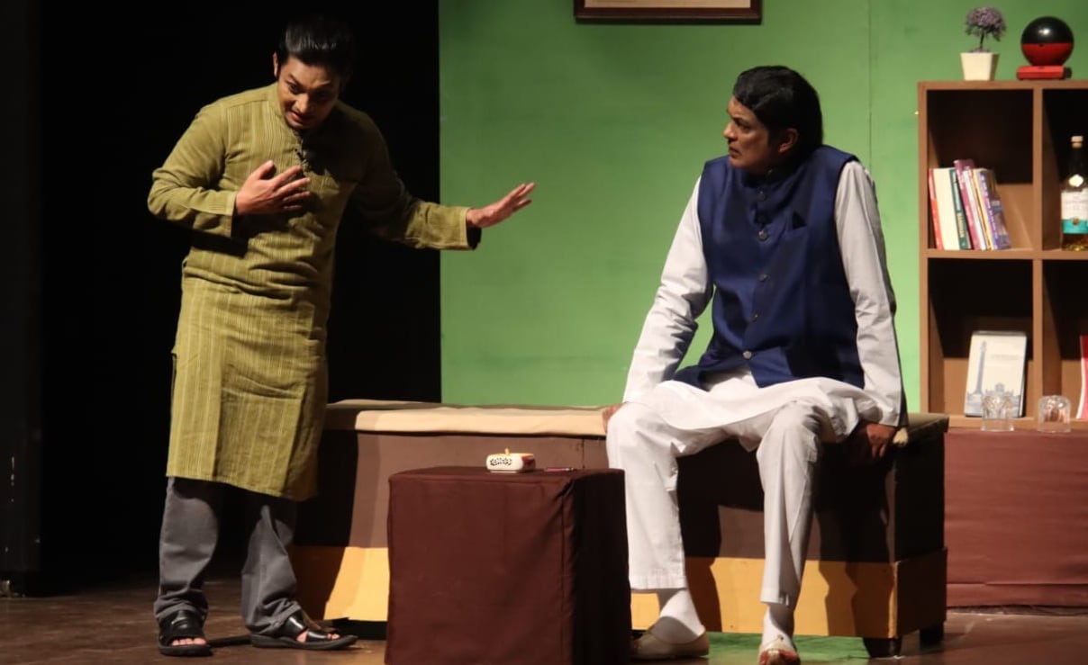 Aftab Alam as Javed Akhtar and Sudarshan Mani as Sahir during the play