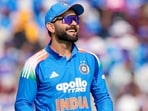 Virat Kohli inspires commitment to dreams amid distractions. 