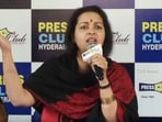 Renu Desai shouted at a person at a press meet who got her riled up. 