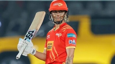Skipper Ashleigh Gardner (54 off 43 balls) struck five boundaries and one six during her knock but it was not enough as GG finished at 117 for 8. (BCCI) Skipper Ashleigh Gardner (54 off 43 balls) struck five boundaries and one six during her knock but it was not enough as GG finished at 117 for 8. (BCCI)