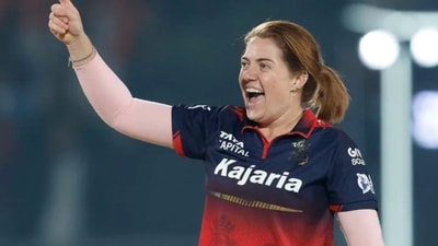 Nadine de Klerke once again spun her web and claimed a couple of wickets to put pressure on Giants in the middle overs. (BCCI) Nadine de Klerke once again spun her web and claimed a couple of wickets to put pressure on Giants in the middle overs. (BCCI)