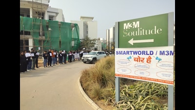 Residents claim inadequate parking for 4,200 homes, construction defects within a year of possession and lack of government water supply. (HT) Residents claim inadequate parking for 4,200 homes, construction defects within a year of possession and lack of government water supply. (HT)