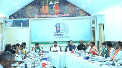 మేడారంలో కేబినెట్ సమావేశం మేడారంలో కేబినెట్ సమావేశం