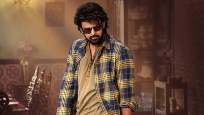 <p>ఈ జాబితాలో అగ్రస్థానంలో ఉన్నది నటుడు రెబల్ స్టార్ ప్రభాస్. తన చిత్రం ది రాజా సాబ్ కారణంగా ప్రభాస్ డిసెంబర్ 2025లో ఇండియాలోనే మోస్ట్ పాపులర్ హీరోగా నిలిచాడు.</p> <p>ఈ జాబితాలో అగ్రస్థానంలో ఉన్నది నటుడు రెబల్ స్టార్ ప్రభాస్. తన చిత్రం ది రాజా సాబ్ కారణంగా ప్రభాస్ డిసెంబర్ 2025లో ఇండియాలోనే మోస్ట్ పాపులర్ హీరోగా నిలిచాడు.</p>