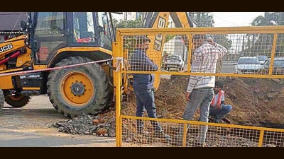 The pipe laying work being carried out in Kitchlu Nagar, Ludhiana, on Tuesday. (HT Photo) The pipe laying work being carried out in Kitchlu Nagar, Ludhiana, on Tuesday. (HT Photo)