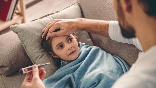 Dr Sanket Sontakke explains key warning signs parents should never ignore, including paracetamol poisoning, Type 1 diabetes (acute presentation), foreign body aspiration, and severe diarrhoea. (Shutterstock)