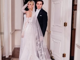 who designed victoria beckham's wedding dress Inside Victoria and David Beckham's spectacular wedding 25 years later from Spice Girl guests to those purple thrones