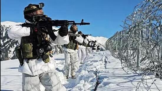 An exchange of fire broke out between Indian and Pakistani troops in the Keran sector of Kupwara district during the night of January 20-21. No casualties were reported by either side. (Representational photo)