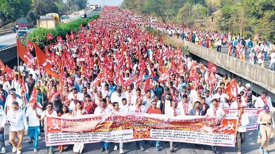 న్యాయం కోసం కదం తొక్కిన కర్షకులు: 10 వేల మందితో సీపీఎం లాంగ్ మార్చ్