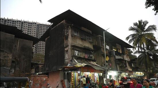 Navi Mumbai, India - Jan. 21, 2026:Green signal for redevelopment of unsafe CIDCO housing at Nakshatra CHS Sector 9 , Vashi in Navi Mumbai, India, on Wednesday, January 21, 2026. (Photo by Bachchan Kumar/ HT PHOTO) (HT PHOTO)