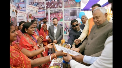 Bihar CM Nitish Kumar visits stalls during Samriddhi Yatra at Siwan, Thursday (HT PHOTO) Bihar CM Nitish Kumar visits stalls during Samriddhi Yatra at Siwan, Thursday (HT PHOTO)