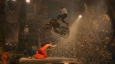 స్టార్ హీరో కొడుకు ఓటీటీ సిరీస్పై సీనియర్ నటి షాకింగ్ రివ్యూ- ఇంకాస్తా బెటర్గా తీయాల్సింది అంటూ! స్టార్ హీరో కొడుకు ఓటీటీ సిరీస్పై సీనియర్ నటి షాకింగ్ రివ్యూ- ఇంకాస్తా బెటర్గా తీయాల్సింది అంటూ!