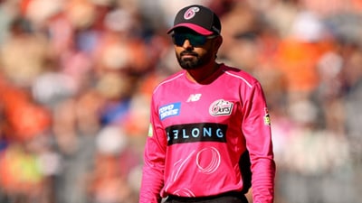 Babar Azam leaves Sydney Sixers during the playoffs after being recalled by Pakistan. (AFP) Babar Azam leaves Sydney Sixers during the playoffs after being recalled by Pakistan. (AFP)