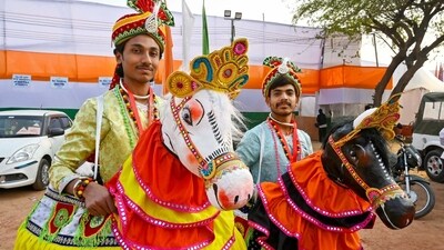 Tableaux artists dressed up during the Press preview of tableaux participating in Republic Day Parade 2026 (Sanjeev Verma/Hindustan Times) Tableaux artists dressed up during the Press preview of tableaux participating in Republic Day Parade 2026 (Sanjeev Verma/Hindustan Times)