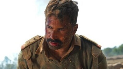 Varun Dhawan plays Major Hoshiyar Singh Dahiya in Border 2. Varun Dhawan plays Major Hoshiyar Singh Dahiya in Border 2.