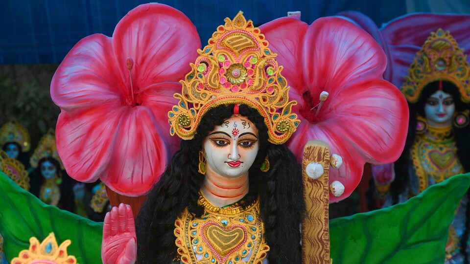 সরস্বতী পুজো কেমন কাটবে? ২৩ জানুয়ারি ২০২৬ দৈনিক রাশিফল রইল