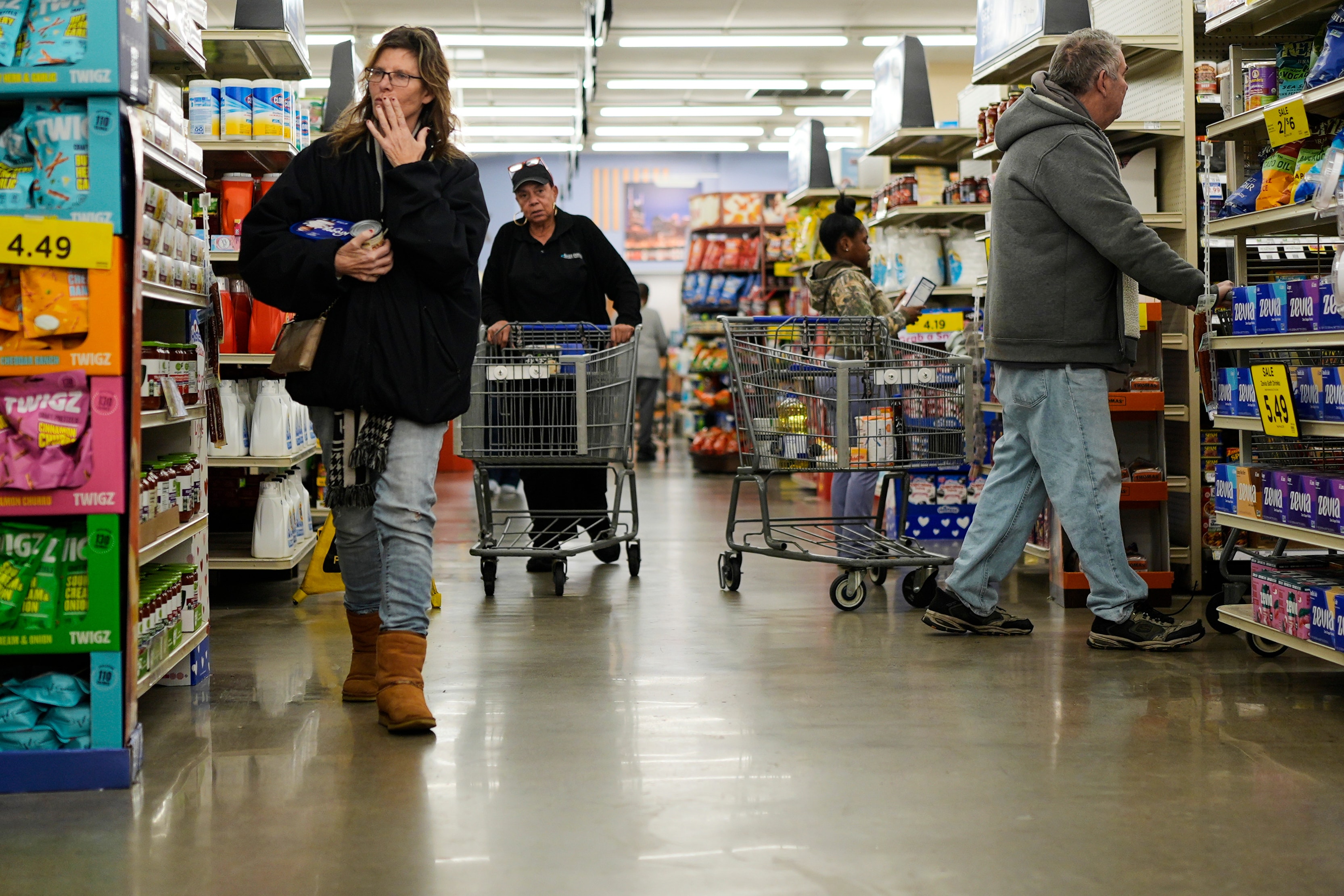 Shoppers buy groceries Wednesday, Jan. 21, 2026, in Nashville, Tenn., ahead of a winter storm expected to hit the state over the weekend. (AP Photo/George Walker IV) (AP) Shoppers buy groceries Wednesday, Jan. 21, 2026, in Nashville, Tenn., ahead of a winter storm expected to hit the state over the weekend. (AP Photo/George Walker IV) (AP)