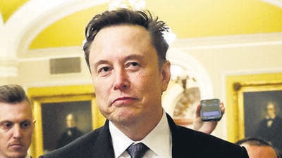 FILE PHOTO: Elon Musk walks on Capitol Hill on the day of a meeting with Senate Republican Leader-elect John Thune (R-SD), in Washington, U.S. December 5, 2024. REUTERS/Benoit Tessier/File Photo (REUTERS) FILE PHOTO: Elon Musk walks on Capitol Hill on the day of a meeting with Senate Republican Leader-elect John Thune (R-SD), in Washington, U.S. December 5, 2024. REUTERS/Benoit Tessier/File Photo (REUTERS)