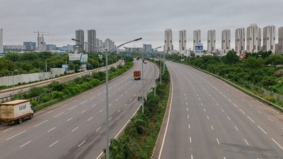 బడ్జెట్ 2026: రియల్ ఎస్టేట్ రంగం ఆశలేంటి? ఇన్ఫ్రా, మెట్రో కనెక్టివిటీ బడ్జెట్ 2026: రియల్ ఎస్టేట్ రంగం ఆశలేంటి? ఇన్ఫ్రా, మెట్రో కనెక్టివిటీ