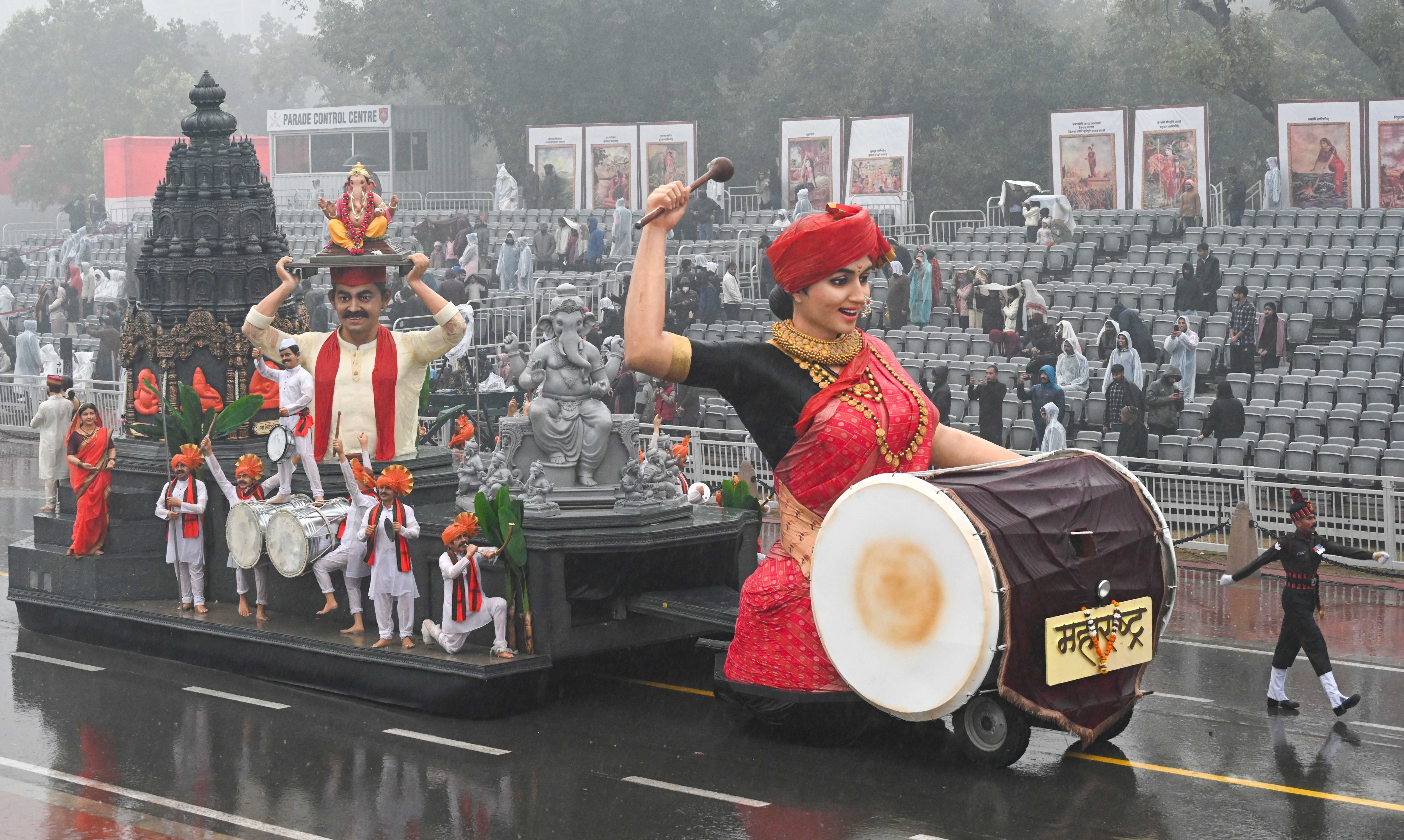 Maharastra tableau rolls past during rain-affected full-dress rehearsal for the Republic Day Parade, in New Delhi, on Friday, (Sanjeev Verma/Hindustan Times) Maharastra tableau rolls past during rain-affected full-dress rehearsal for the Republic Day Parade, in New Delhi, on Friday, (Sanjeev Verma/Hindustan Times)