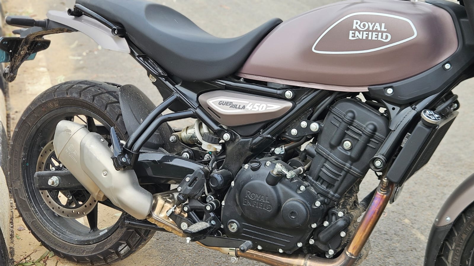 Powering the Guerrilla 450 is the Sherpa 450 engine that made its debut on the Himalayan 450. Powering the Guerrilla 450 is the Sherpa 450 engine that made its debut on the Himalayan 450.
