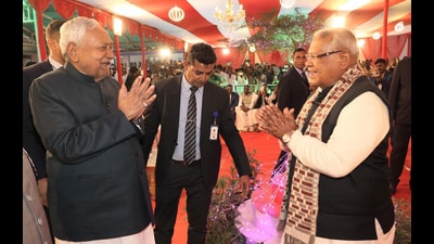 Bihar Chief Minister Nitish Kumar with Union Minister Jitanram Manjhi during 'Litti with Manjhi' programme at Manjhi's residence in Patna on Saturday. (HT Photo) Bihar Chief Minister Nitish Kumar with Union Minister Jitanram Manjhi during 'Litti with Manjhi' programme at Manjhi's residence in Patna on Saturday. (HT Photo)