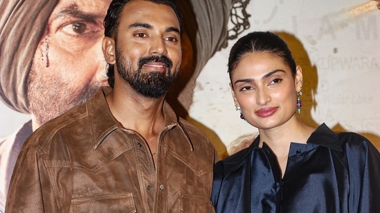 Let's decode the couple's looks! (PTI)