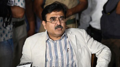 বড়সড় দুর্নীতি ফাঁসের ইঙ্গিত দিলেন অভিজিৎ গঙ্গোপাধ্যায়। (ফাইল ছবি, সৌজন্যে সমীর জানা/হিন্দুস্তান টাইমস) বড়সড় দুর্নীতি ফাঁসের ইঙ্গিত দিলেন অভিজিৎ গঙ্গোপাধ্যায়। (ফাইল ছবি, সৌজন্যে সমীর জানা/হিন্দুস্তান টাইমস)