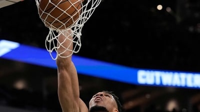 Giannis Antetokounmpo of the Milwaukee Bucks dunks the ball against the Oklahoma City Thunder at Fiserv Forum. (Getty Images via AFP) Giannis Antetokounmpo of the Milwaukee Bucks dunks the ball against the Oklahoma City Thunder at Fiserv Forum. (Getty Images via AFP)
