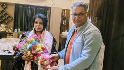 সিউড়ির শিল্পী তৃপ্তি মুখোপাধ্যায় পেলেন পদ্মশ্রী। (ছবি সৌজন্যে, ফেসবুক Jagannath Chattopadhyay) সিউড়ির শিল্পী তৃপ্তি মুখোপাধ্যায় পেলেন পদ্মশ্রী। (ছবি সৌজন্যে, ফেসবুক Jagannath Chattopadhyay)