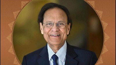 <p>ప్రముఖ క్యాన్సర్‌ వైద్యుడు నోరి దత్తాత్రేయుడు(యూఎస్) పద్మభూషణ్‌ అవార్డుకు ఎంపికయ్యారు.</p> 