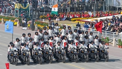 CRPF women contingent showcases a formation during the 77th Republic Day parade in New Delhi. (Sanjeev Verma/HT Photo)