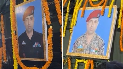 গত বছর এপ্রিলে কাশ্মীরে শহিদ হন ভারতীয় সেনার প্যারা ফোর্সের জওয়ান ঝন্টু আলি শেখ। (ফাইল ছবি) গত বছর এপ্রিলে কাশ্মীরে শহিদ হন ভারতীয় সেনার প্যারা ফোর্সের জওয়ান ঝন্টু আলি শেখ। (ফাইল ছবি)