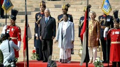 Indian President Droupadi Murmu, European Commission President Ursula von der Leyen and European Council President Antonio Costa stand during the national anthem before leaving from the Rashtrapati Bhavan for Kartavya Path before the 77th Republic Day parade in New Delhi today. (YT/@NarendraModi)