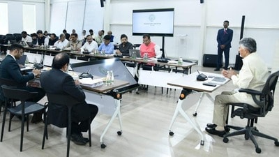 ఆర్టీజీఎస్ సమీక్షలో ముఖ్యమంత్రి చంద్రబాబు ఆర్టీజీఎస్ సమీక్షలో ముఖ్యమంత్రి చంద్రబాబు
